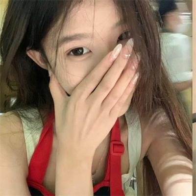 拥抱太阳的月亮