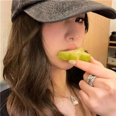冰属性男子与酷酷女同事